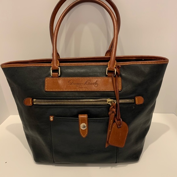 Purses handbags and totes! - Picture 8 of 8